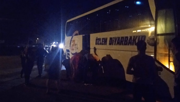 Diyarbakır yolcu otobüsüne Antalya’da taşlı saldırı: 2 yaralı
