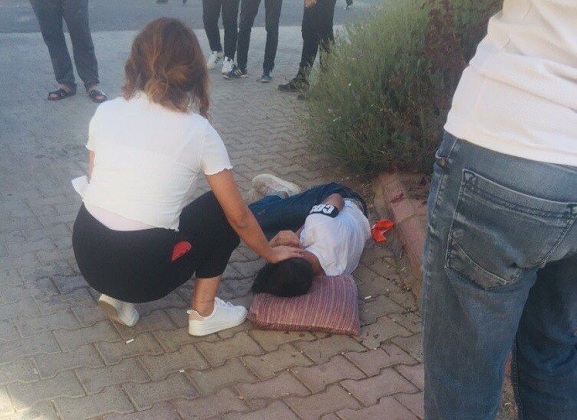 Diyarbakır’da okul önünde bıçaklı kavga: 2 öğrenci yaralandı