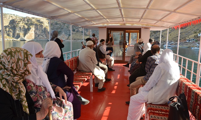 Diyarbakır Büyükşehir Belediyesi, Yaşlılar Günü’nde ulu çınarları yalnız bırakmadı