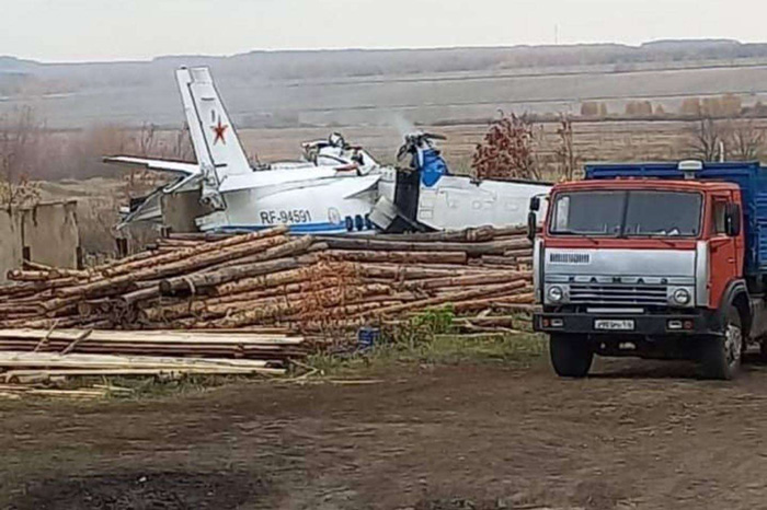 VİDEO HABER - Paraşütçüleri taşıyan uçak düştü: 19 ölü 3 yaralı