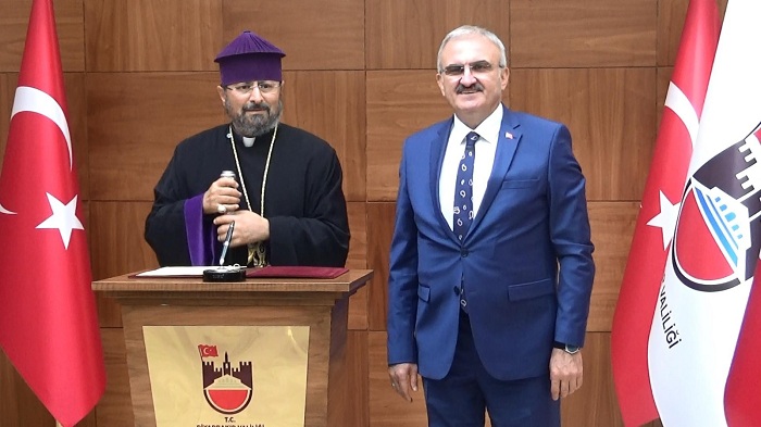 Vali Karaloğu, Türkiye Ermenileri 85. Patriği Maşalyan ile görüştü
