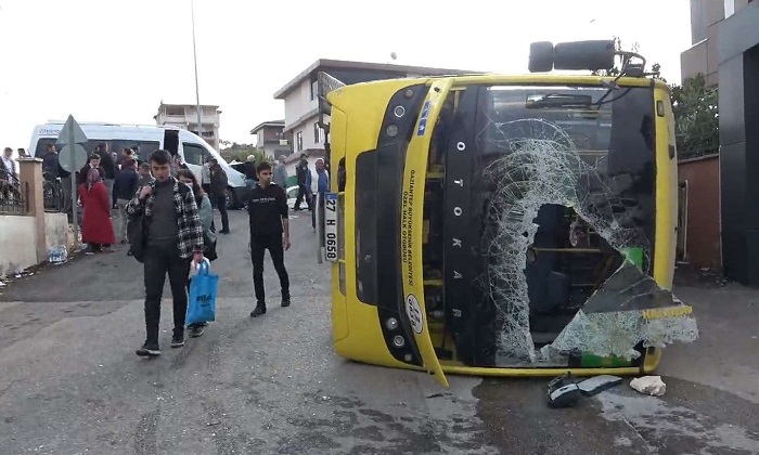 Video Haber - Öğrenci servisi halk otobüsüne çarptı: 14 yaralı