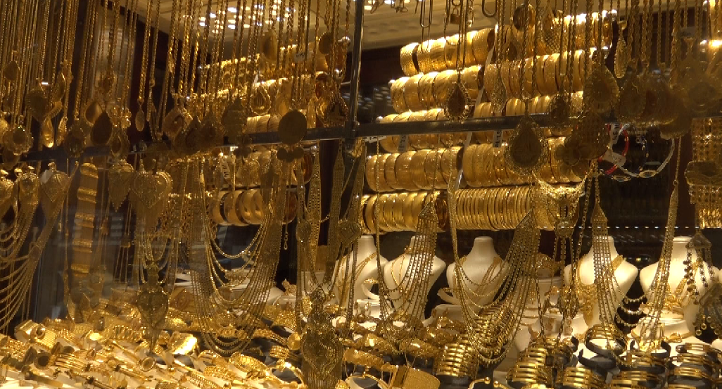 Piyasalardaki ekonomik belirsizlik altın alımlarını düşürdü; Yastık altındaki altınlar piyasaya çıkıyor