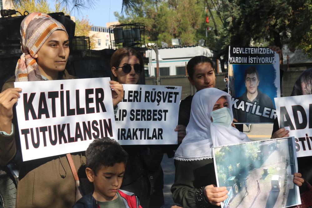 Diyarbakır adliyesi önünde oturma eylemi: Adalete olan duygumuz zedelenmiştir