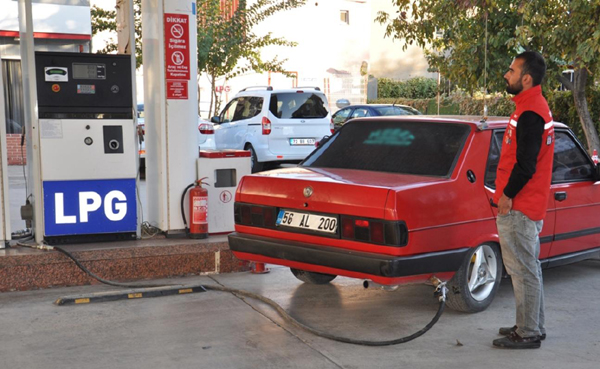 Benzin ve motorinin ardından LPG'ye de  zam