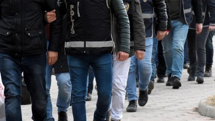 Aralarında Diyarbakır'ın da bulunduğu Mersin merkezli eşzamanlı operasyonlarda 4 gözaltı