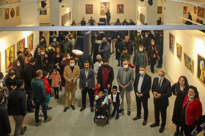Diyarbakır’da “5'i Bir Yerde Karma Resim Sergisi” açıldı