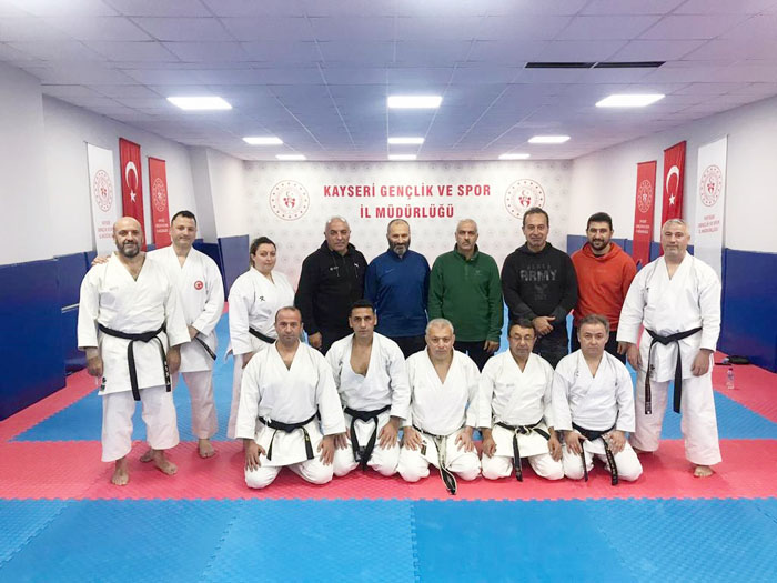 Karate 5’nci kademe teknik direktörlük kursu tamamlandı!