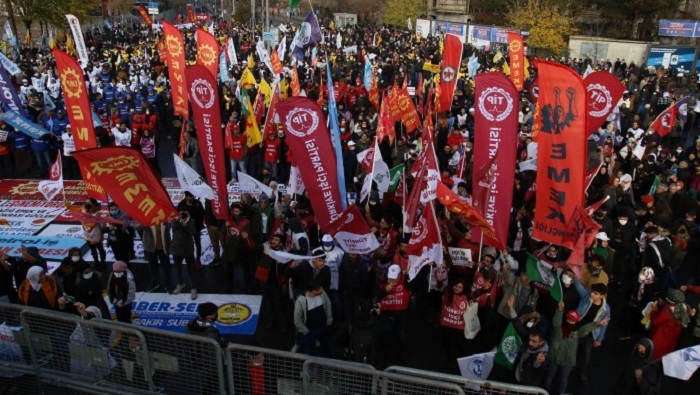 Diyarbakır’da "geçinemiyoruz" mitinginde hükümete 'istifa' çağrısı