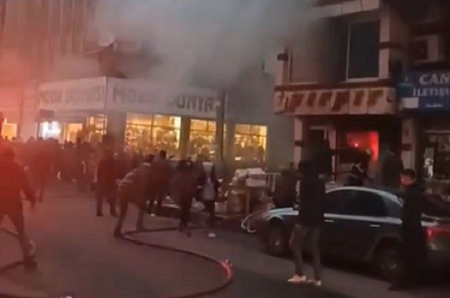 Diyarbakır’da restorandaki yangın evlere sıçramadan söndürüldü