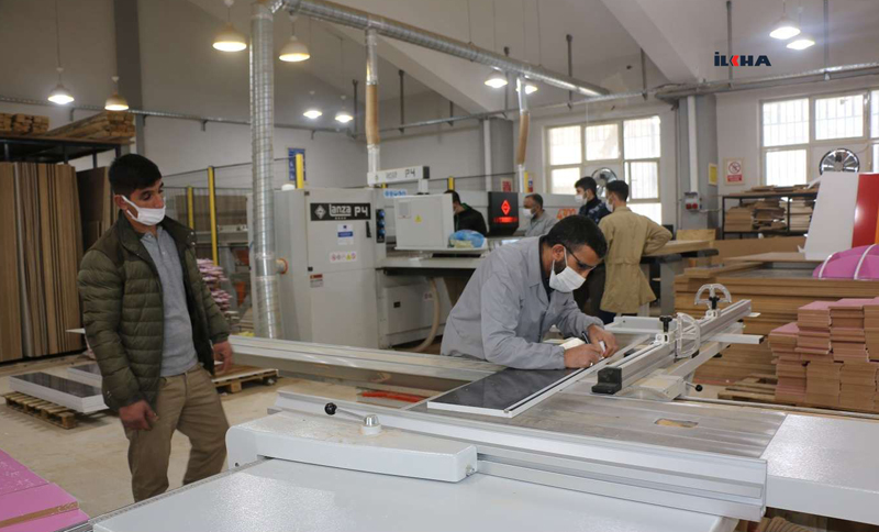 VİDEO HABER - Türkiye'nin en çok üretim yapan okulu fabrika gibi çalışıyor