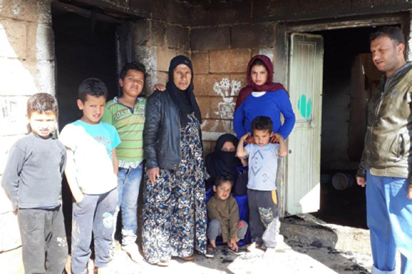 Suriye Savaşı'ndan kaçan aile yardım bekliyor
