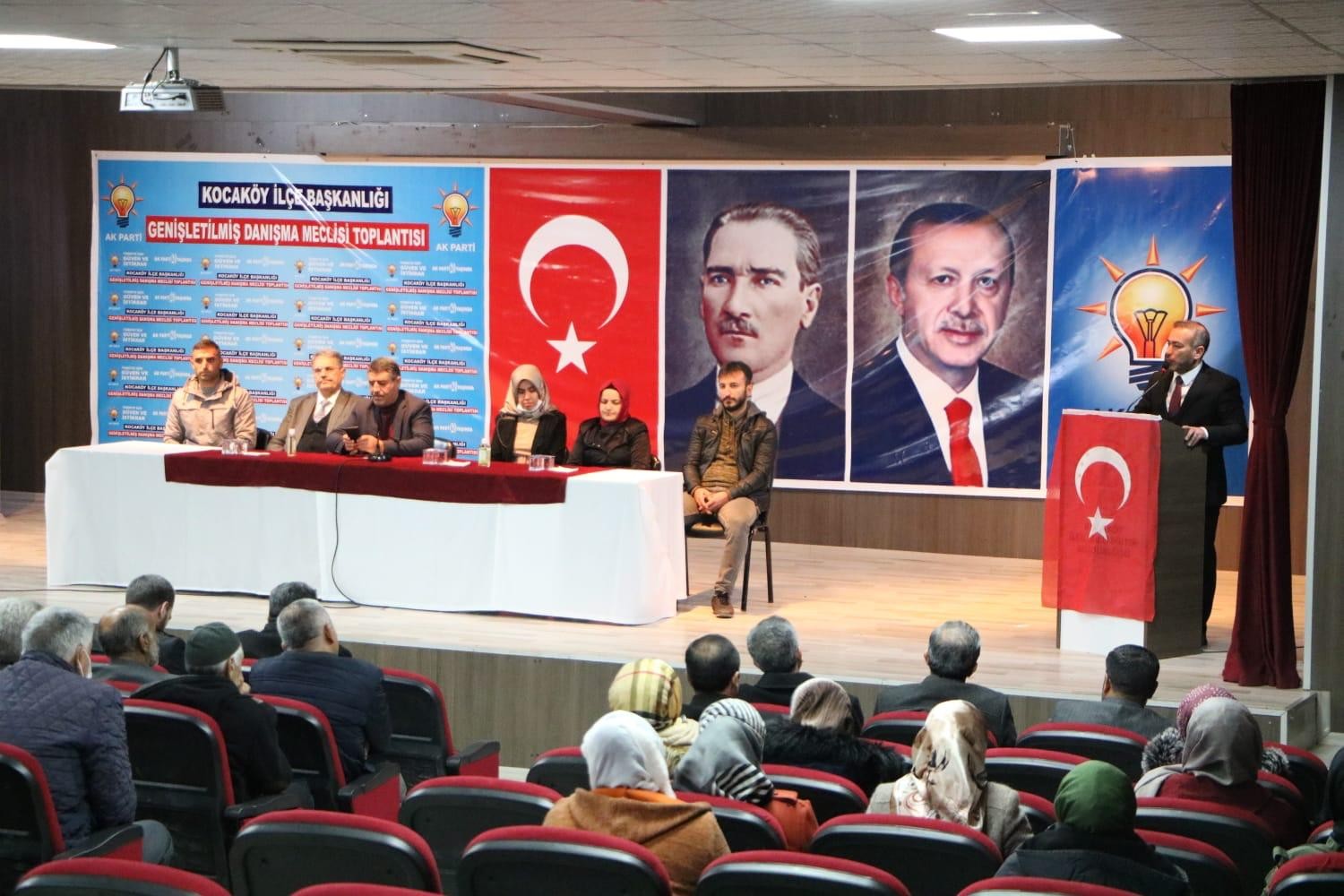 ‘Cumhurbaşkanı Erdoğan şer odaklarına dur dedi’
