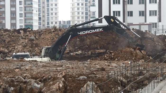 Diyarbakırlı müteahhit, stokçu ve fırsatçılara tepki gösterdi; İşimizi yapamıyoruz