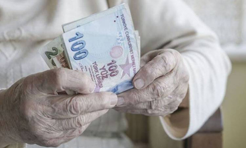Zam oranı emeklilerin beklentilerini karşılamadı;  ‘Geçinme şansımız sıfır!’