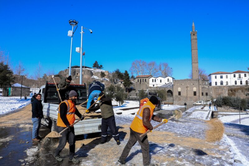 VİDEO HABER - Kar temizleme ve tuzlama çalışmaları sürüyor!