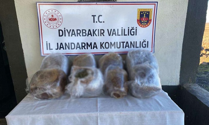 Diyarbakır’da yolcu otobüsünde 28 kilogram kubar esrar yakalandı