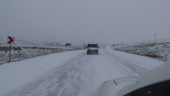 Diyarbakır-Urfa yolu tipi nedeniyle ulaşıma kapandı