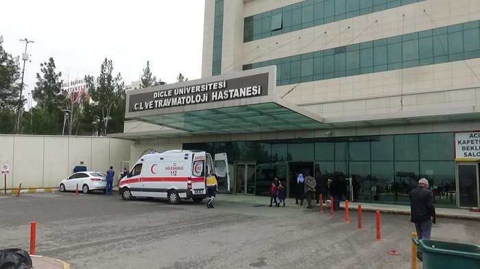 Diyarbakır’da hasta ve yakınlarından sağlık çalışanlarına bıçaklı saldırı!