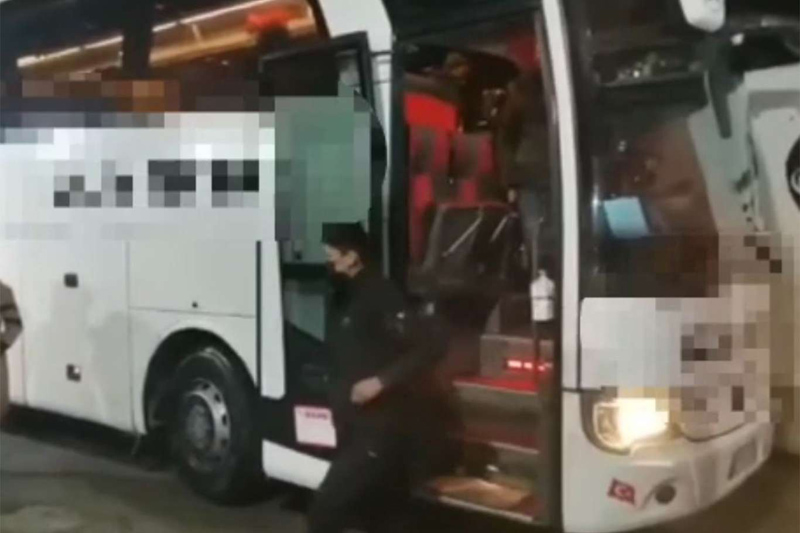 VİDEO HABER - Şehirler arası otobüste 11 düzensiz göçmen yakalandı