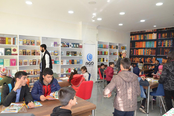 VİDEO HABER: ‘Okuyan Nesiller Kitap Kafe’ açılışı yapıldı