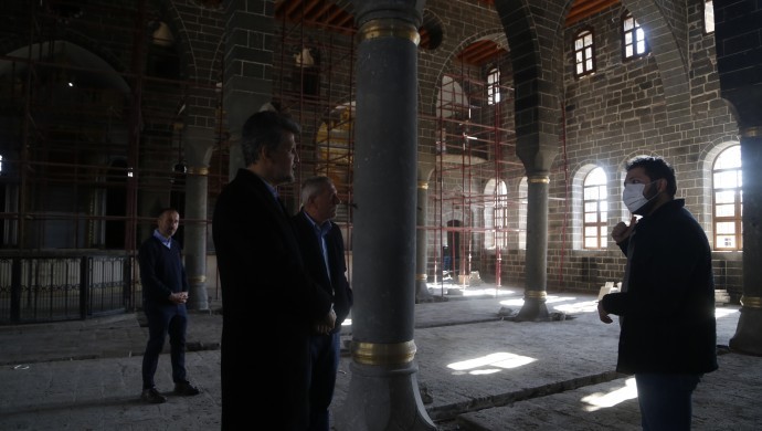 HDP’den Surp Giragos Kilisesi'ne ziyaret