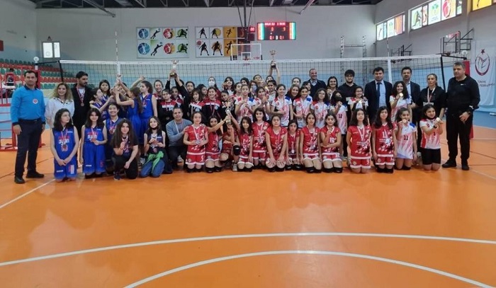 Diyarbakır’da minikler voleybol müsabakaları tamamlandı