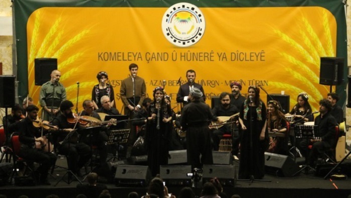 Dicle Kültür Sanat Derneği’nin Diyarbakır'daki konserine yoğun ilgi