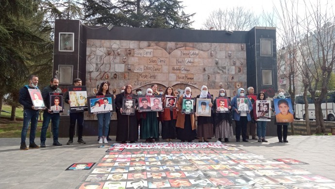 Kayıp Yakınları Diyarbakır’da katledilen kadınları andı; ‘Vazgeçmeyeceğiz’