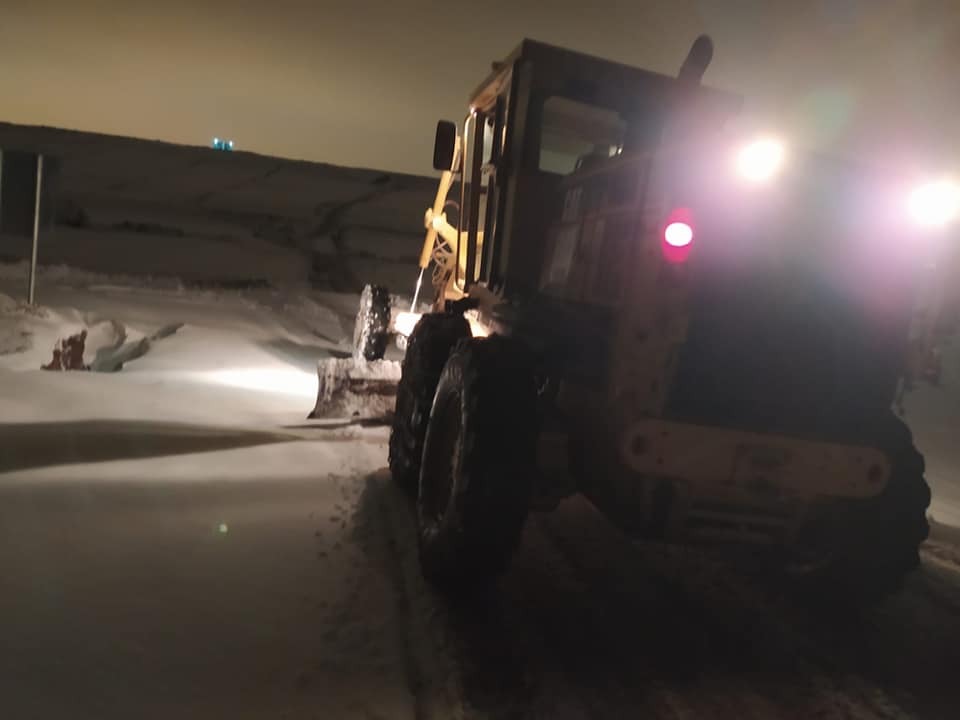 Bağlar Belediyesi, Karacadağ Bölgesi’nde kar temizliğine geceden başladı