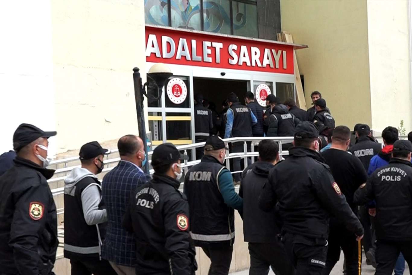 ​Diyarbakır'daki tefecilik operasyonunda 7 kişi tutuklandı
