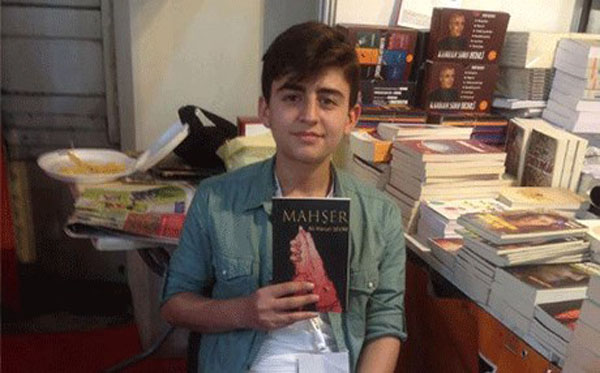 13 yaşındaki Diyarbakırlı yazar ilk romanını imzaladı