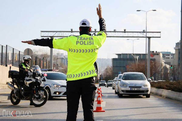Ülke genelinde trafik denetimi: 11 bin 38 trafik kural ihlali