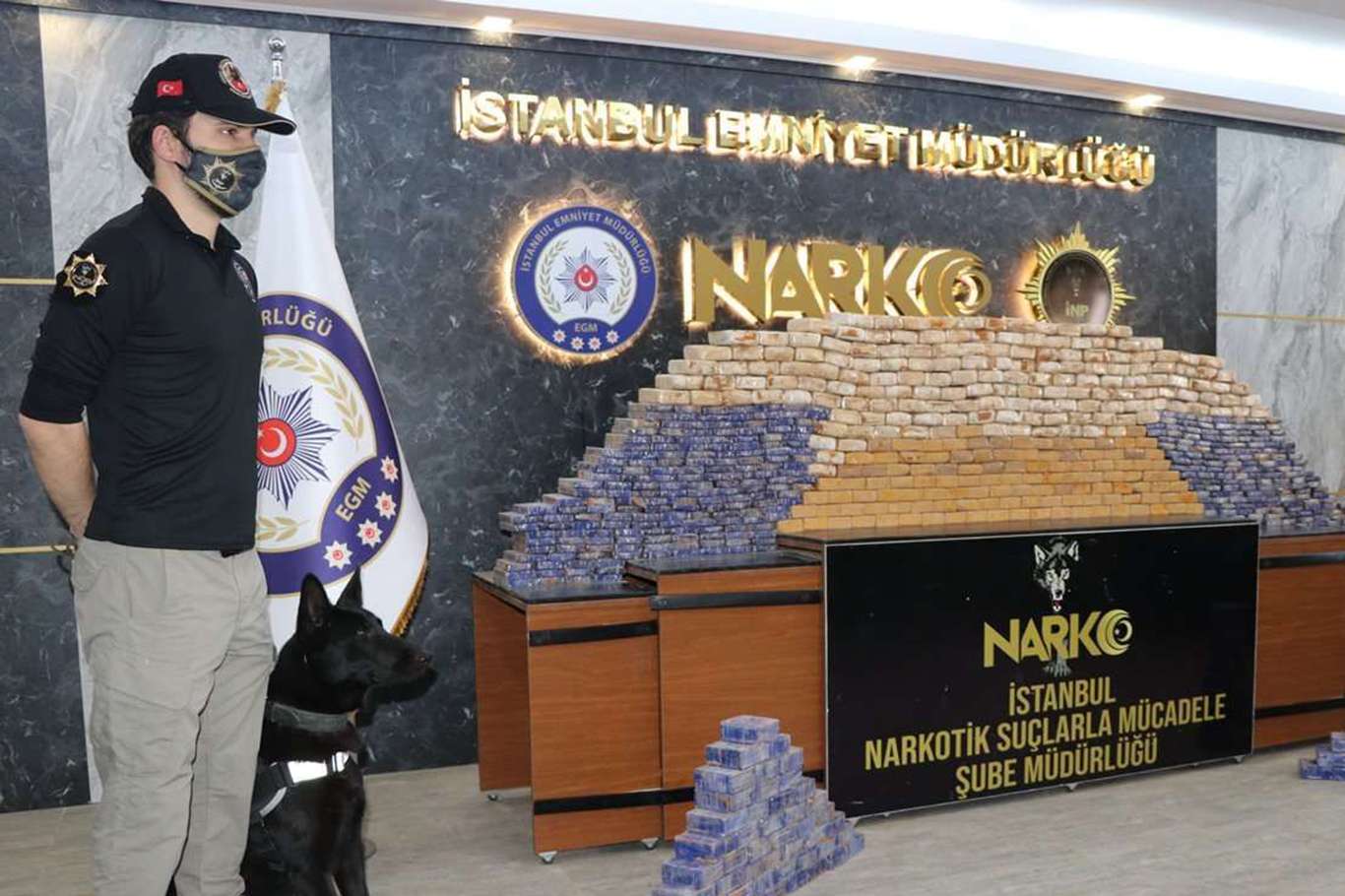 EGM: Ülkemizde uyuşturucuya başlama yaşı ortalama 21,22'dir