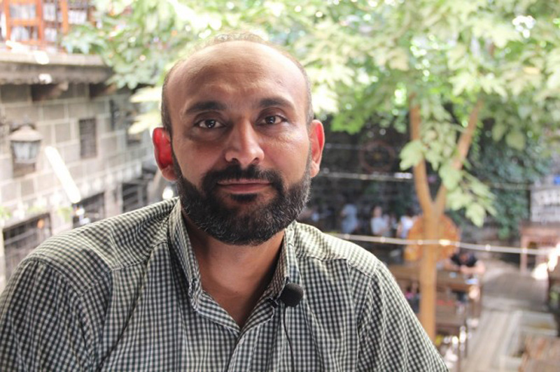 Yazar Sinanoğlu: Annemiz yaşıyorken değerini bilelim