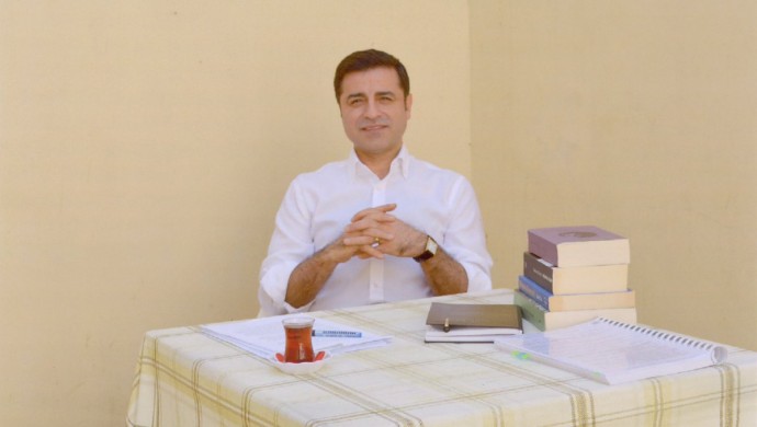 Selahattin Demirtaş'a cezaevi kapısı geç açıldı: İçeride kimse yoksa gidelim...