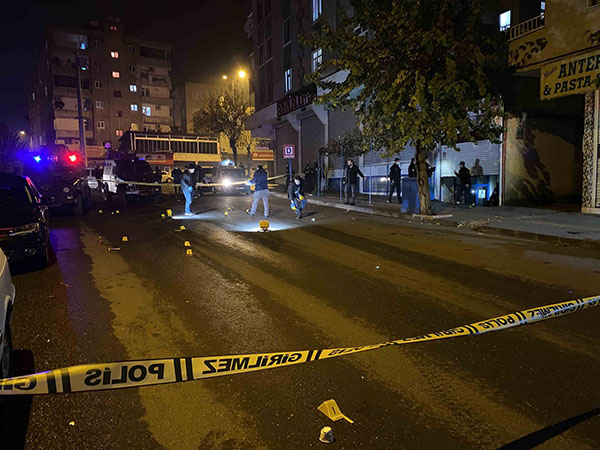 VİDEO HABER - Diyarbakır'da kuzenler arasında silahlı kavga: 2 yaralı