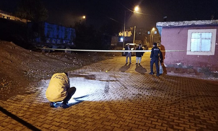 Diyarbakır'da iki grup arasında çatışma: Lokanta çalışanı yaralandı