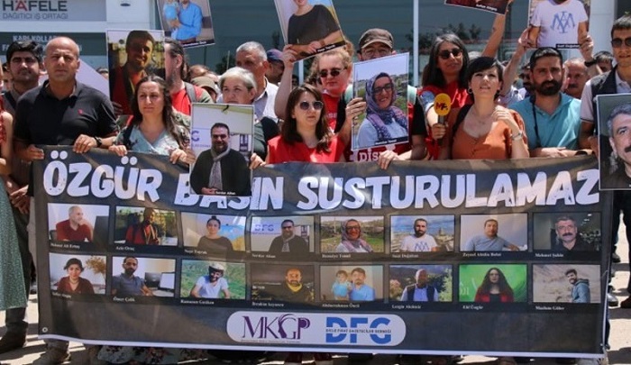 DİSK Basın İş'li gazeteciler Diyarbakır'da: Gazeteciliği savunmaya geldik