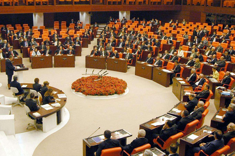 10 HDP milletvekilinin dokunulmazlık fezlekesi Meclis'te