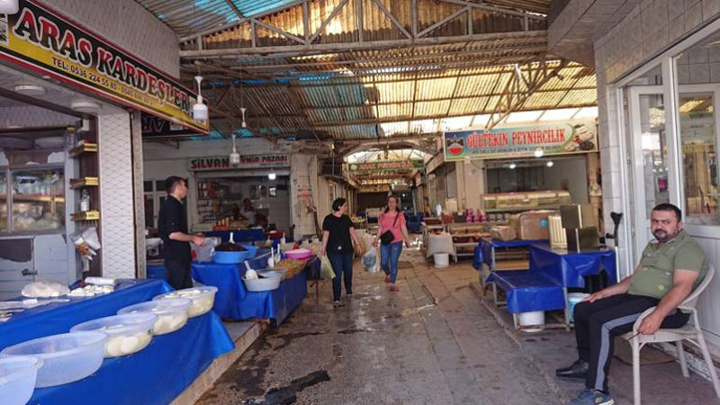 Diyarbakır Peynirciler Çarşısı Meclis gündeminde:  84 dükkândan 62’si kapandı