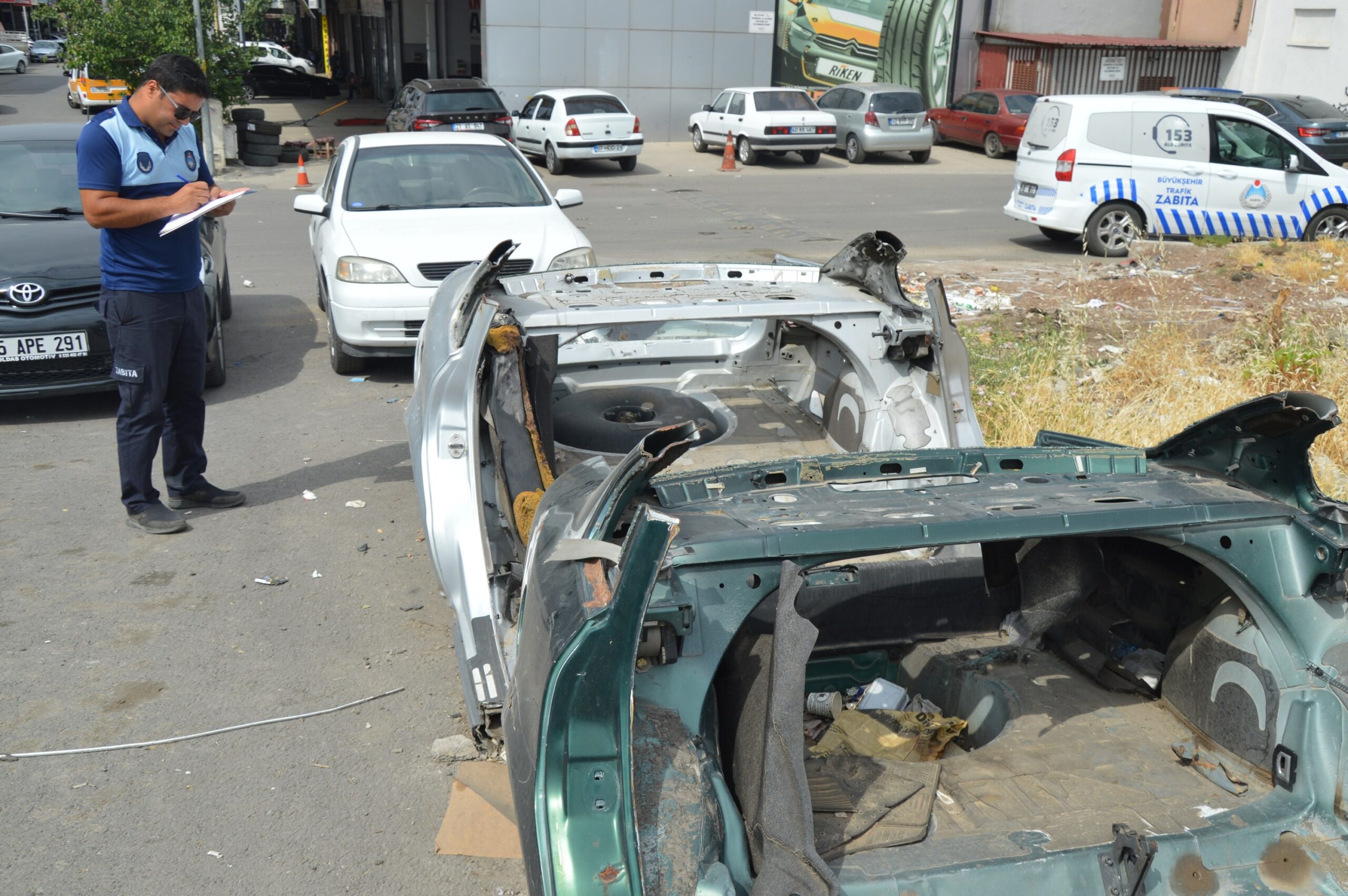Büyükşehir Belediyesinden hurda araçlara ilişkin uyarı