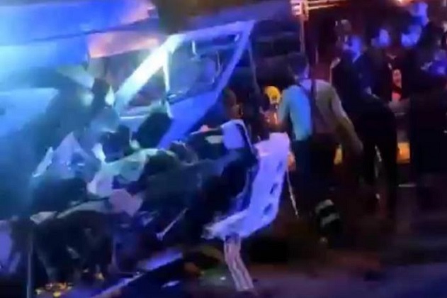 Diyarbakır’da tır park halindeki kamyona çarptı: 1 yaralı