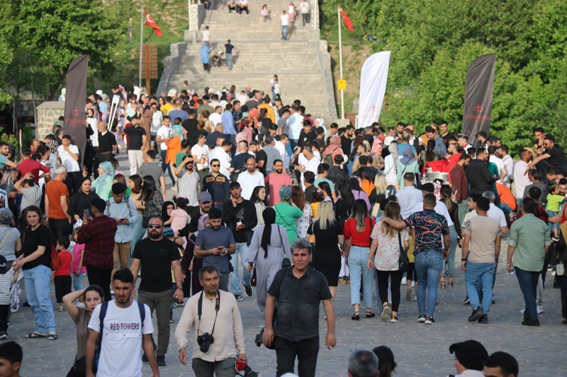‘Diyarbakır’a yılın ilk 6 ayında 500 bin turist geldi’