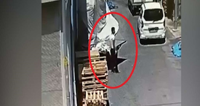 Video Haber: Diyarbakır'da işyerinin önünde hırsızlık anı kamerada