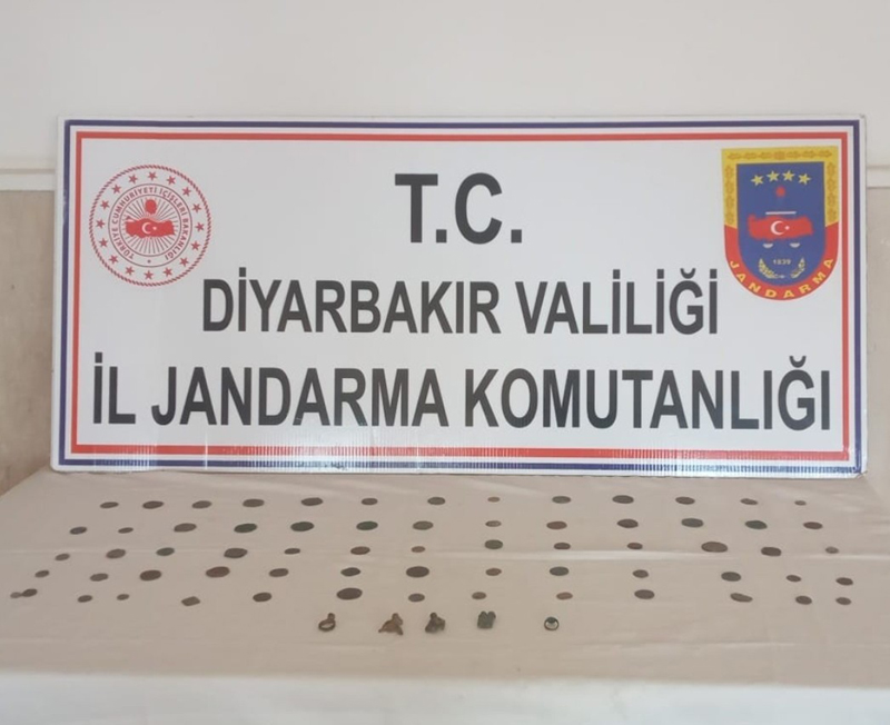 Diyarbakır'da tarihi eser satıcılarına suçüstü