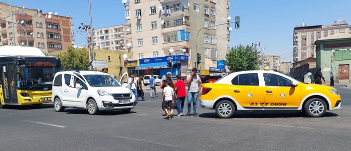 Diyarbakır’da maddi hasarlı trafik kazası