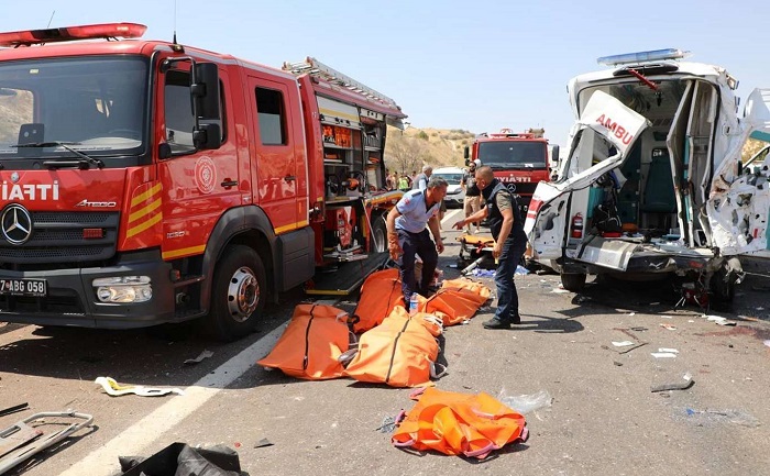 Gaziantep'teki kazada hayatını kaybeden 16 kişiden 8’inin kimlikleri belirlendi