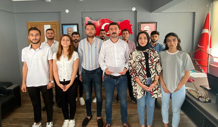 CHP’li gençlerden Gönül Özel’e destek açıklaması