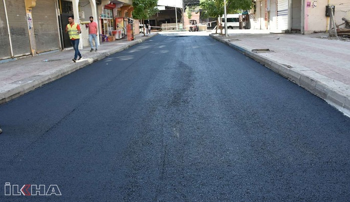 Bağlar’da üç yeni sokak asfaltlandı